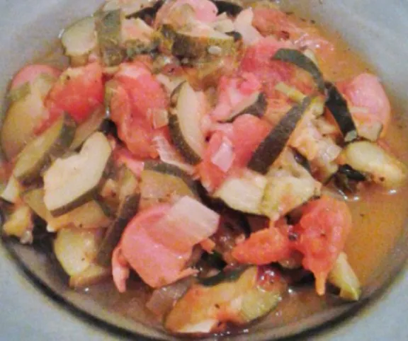 Medvehagymás cukkinilecsó recept