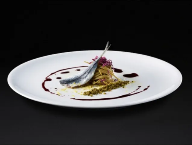 Zöld teás tészta szardíniával, kávémorzsával recept