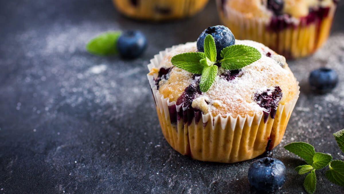 Zabpelyhes áfonyás muffin (Shutterstock)