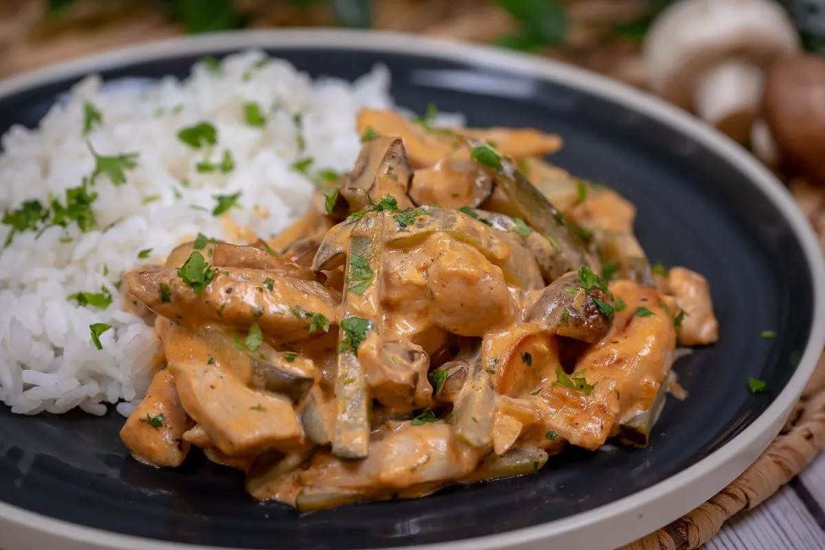 Stroganoff csirkemell receptje