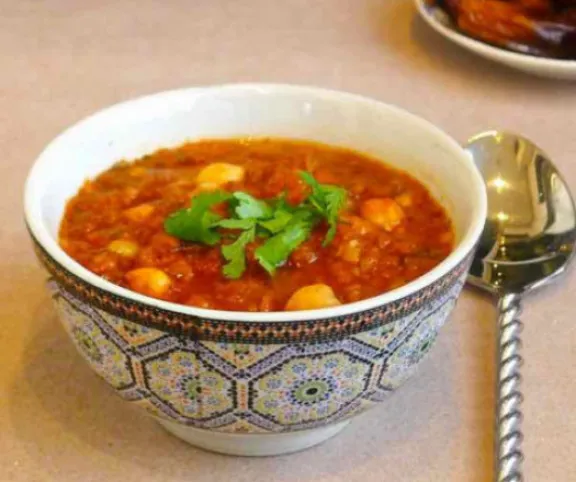 Paradicsomos csicseriborsóleves (marokkói harira) recept