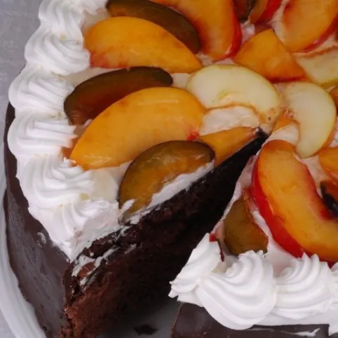 Duplacsokis torta friss gyümölccsel recept