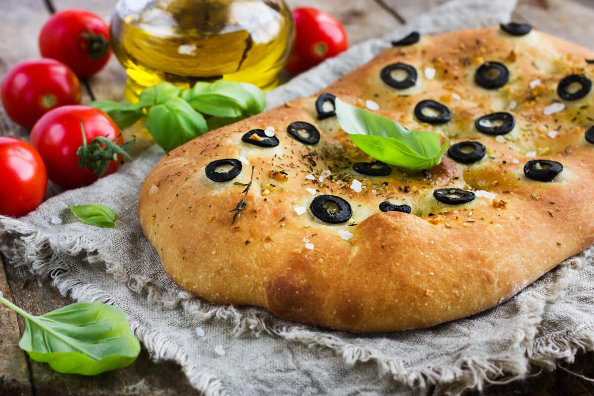 A focaccia olivabogyós változata megunhatatlanul finom (Shutterstock)