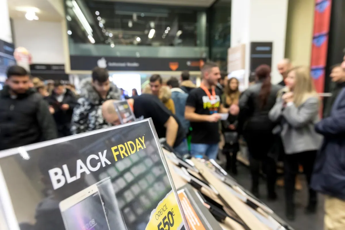 Érdemes átböngészni a Black Friday-ajánlatokat, hiszen lehet, hogy megtaláljuk köztük álmaink karácsonyi ajándékát/ Fotó: Shutterstock