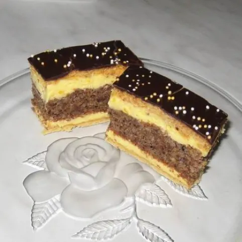 Mézes-diós szelet II. recept
