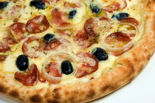 Pizza vagy pompos? Nagy a rokonság: csak a feltét különbözik