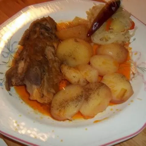 Pörkölt csirkefarhátból recept