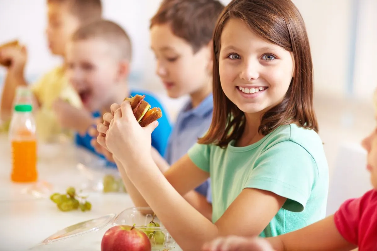 Idén először az iskolai büféket is ellenőrzik a Nébih szakemberei / Fotó: Shutterstock