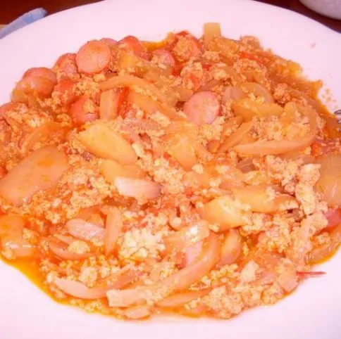 Tojásos lecsó virslivel recept