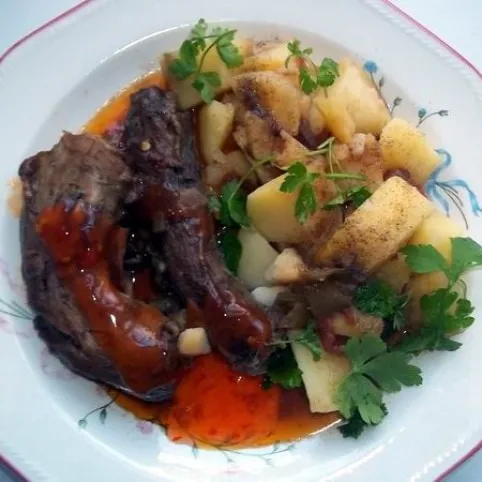 Pulykanyakpörkölt petrezselymes krumplival recept