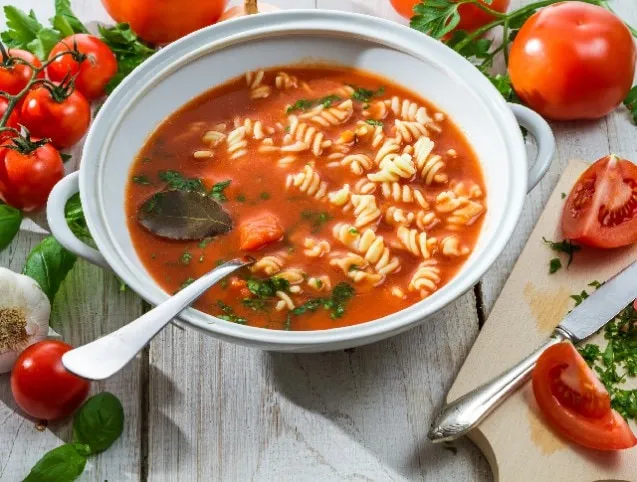 Sült paradicsomból készült leves tésztával recept