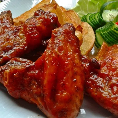 Ketchupos mézes-chilis csirkeszárnyak recept