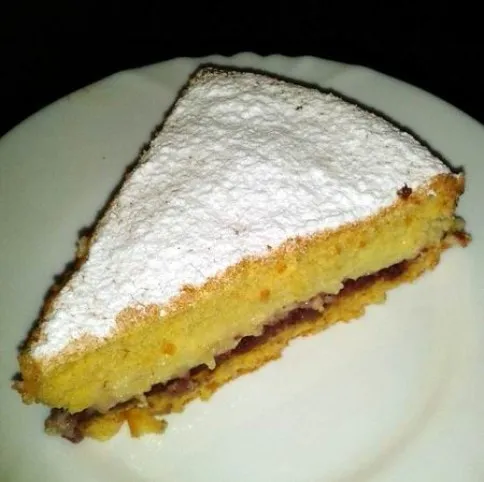 Mézes-grízes piskóta kökénylekvárral recept