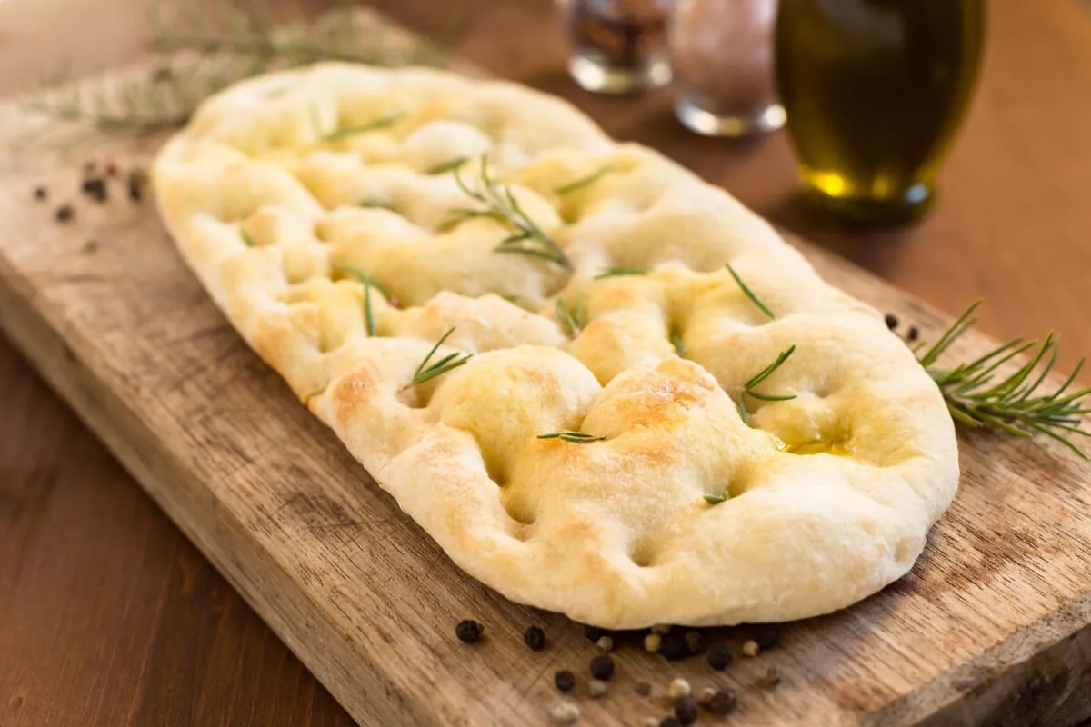 Így lesz tökéletes az olaszok kedvenc kenyere, a focaccia (Shuttertstock)