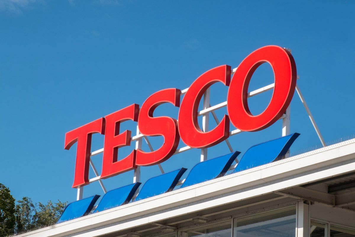 A Tesco Otthonról szolgáltatás legnépszerűbb rendelési tételeinek toplistáján szerepel az ásványvíz, a pékáruk, a tej, a banán és az uborka. (Fotó: Shutterstock) 