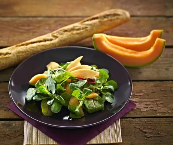 Sárgadinnye citrussalátával recept