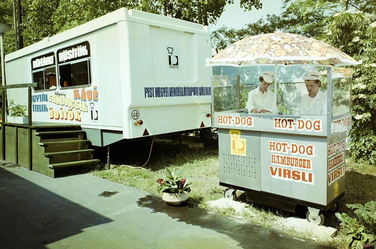 Hot dogos stand /Fotó: Fortepan - Bauer Sándor - 1979