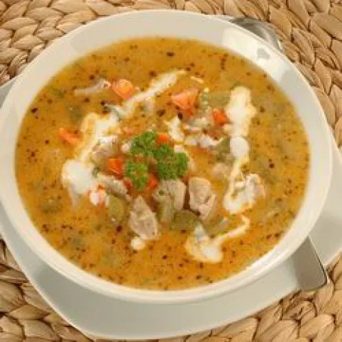 Savanyú uborkás raguleves  recept