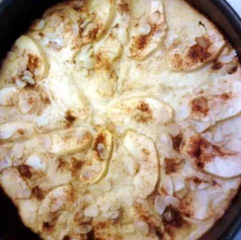 Mézes-fahéjas-almás gríztorta recept