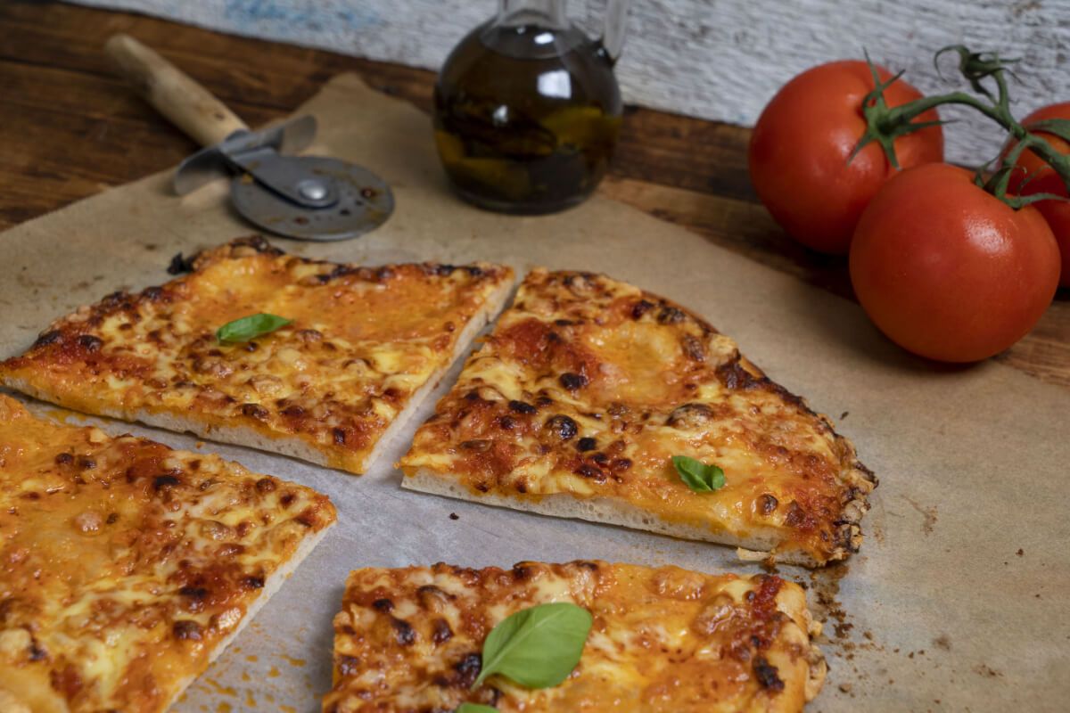 Nagyon egyszerűen elkészíthető négysajtos pizza recept