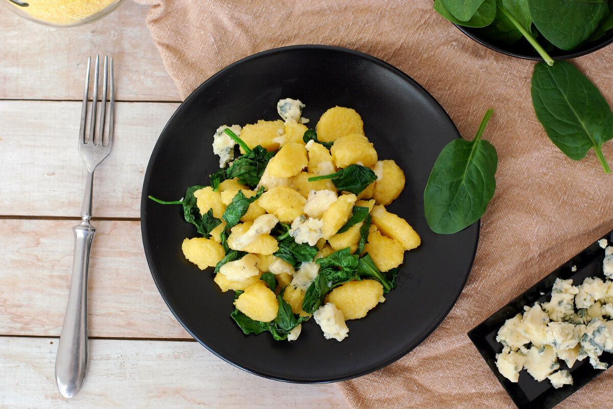 Sajtos spenótos polenta (Shutterstock)