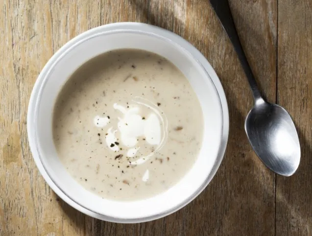 Tejszínes-fehérboros gombakrémleves  recept