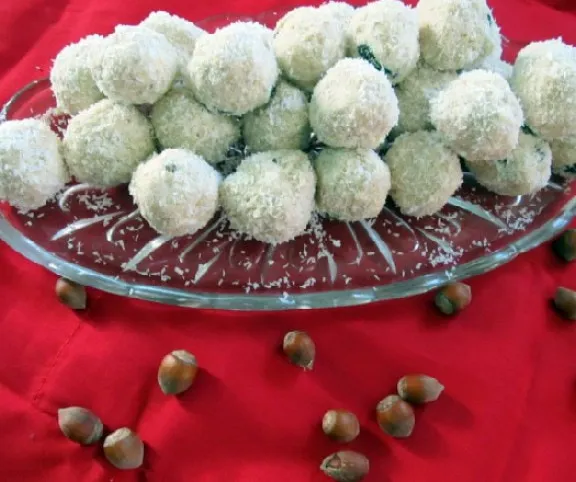 Gyors kókuszos túrógolyó (Házi Raffaello) recept