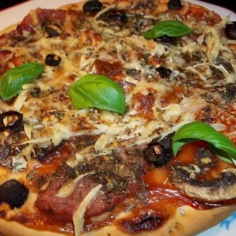 Gyors gombás-sonkás pizza  recept