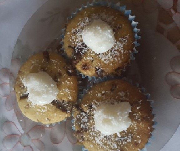 Kókuszpudingos-csokis muffin recept