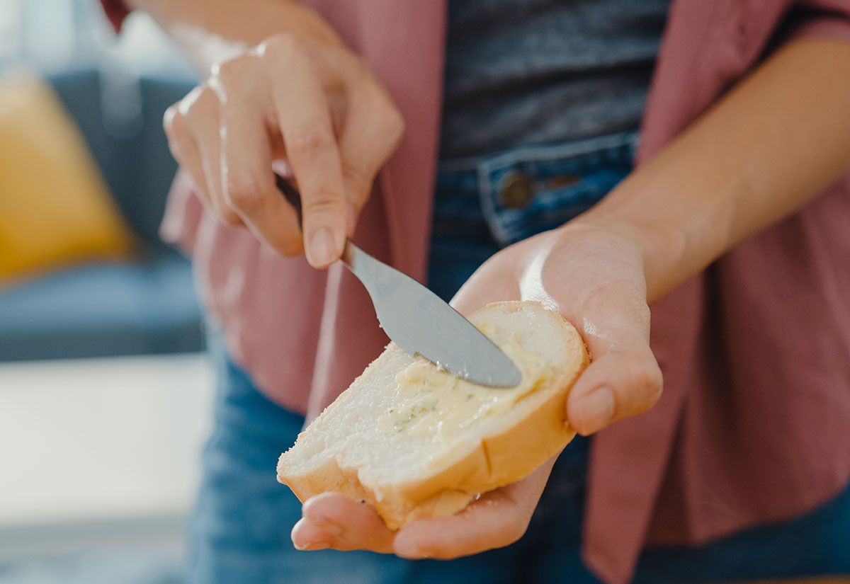 Valóban minden esetben a vajas oldalával érkezik a földre a kenyér? /Fotó: Shutterstock