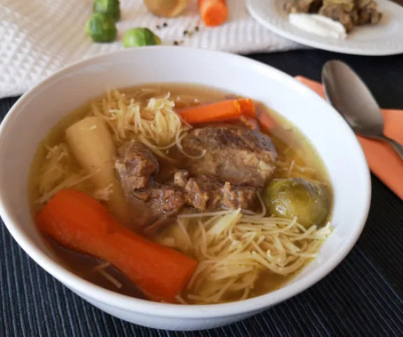 Marha csontleves metélttel recept