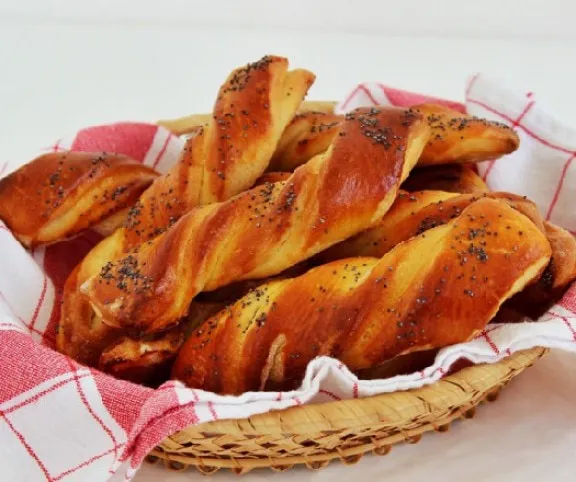Kelt tésztás csavart sós rúd recept