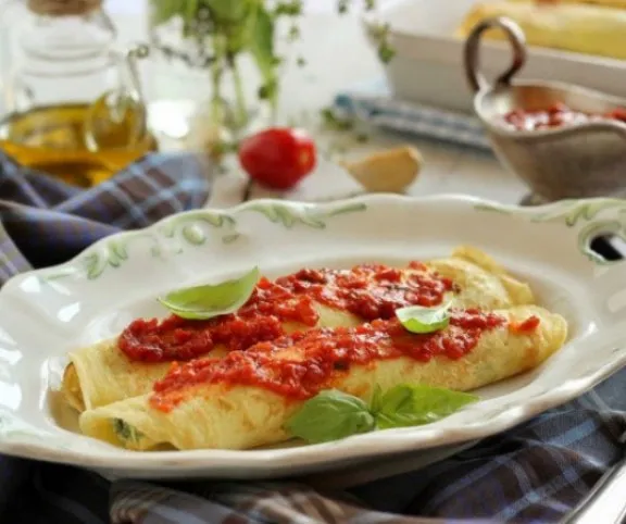 Spenótos ricottás palacsinta paradicsomszósszal recept