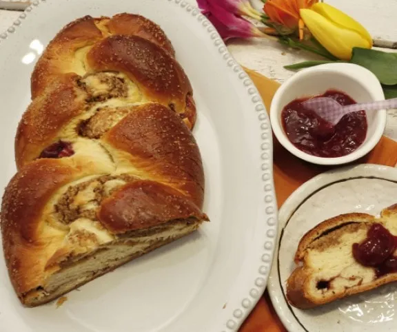 Fonott kalács (diós, mandulás, lekváros) recept