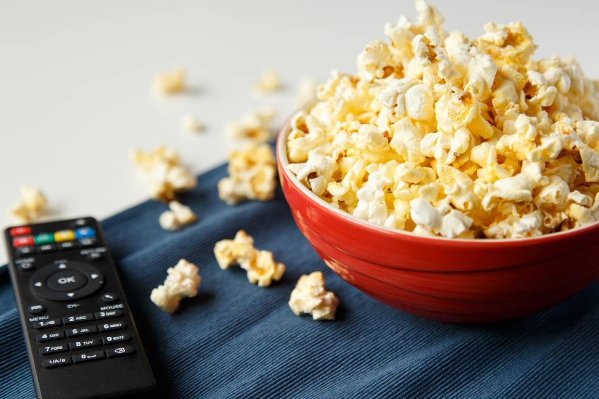 A legszigorúbb diéta alatt is belefér olykor egy csésze popcorn / Fotó: Shutterstock