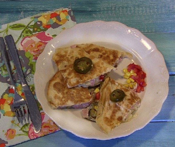 Tejfölös-sonkás quesadilla recept