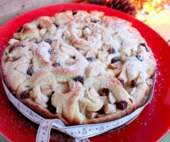 Almás-mazsolás csigatorta recept