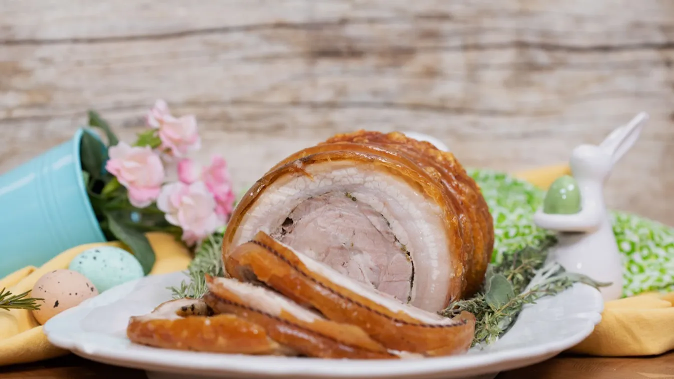 Brutálisan húsos, szaftos kaja a húsvéti asztalra: íme a porchetta, a töltött császárhús