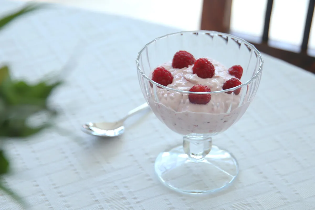 Mascarponés-málnás pohárkrém recept