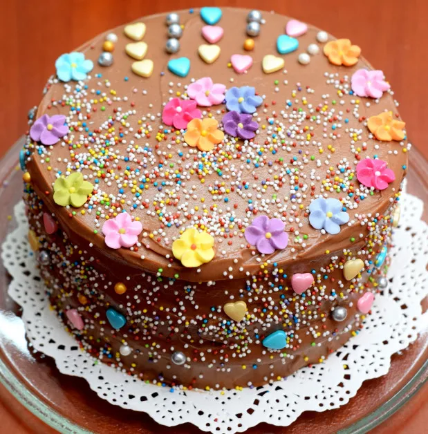 Mogyorókrémmel töltött csokoládétorta recept