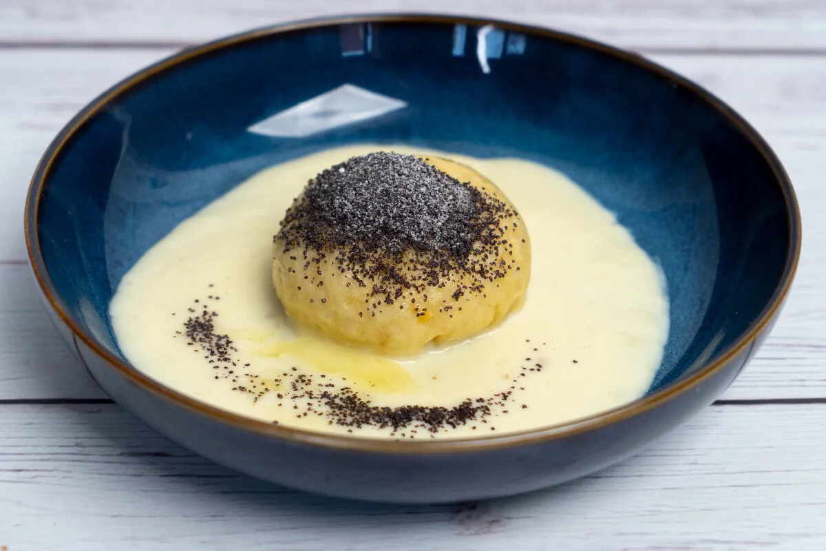 Gőzgombóc vaníliasodóval és mákkal recept