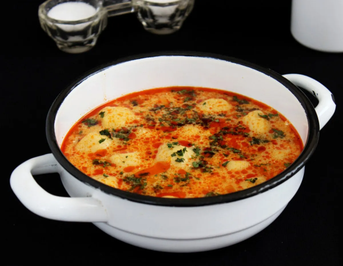 Tejfölös krumpligombócleves recept