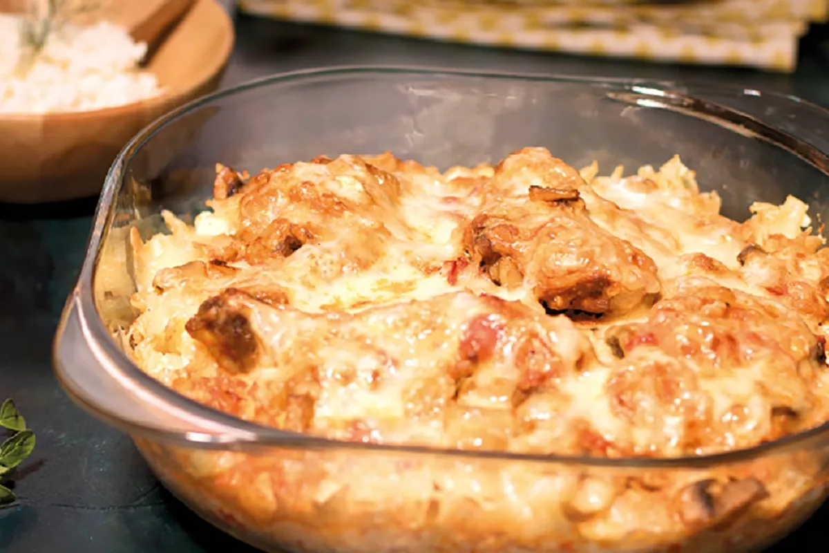 Csirkepaprikás túrós tésztán sütve recept