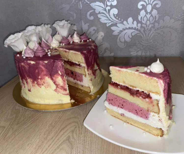 Vegyes gyümölcsös-fehércsokis torta recept