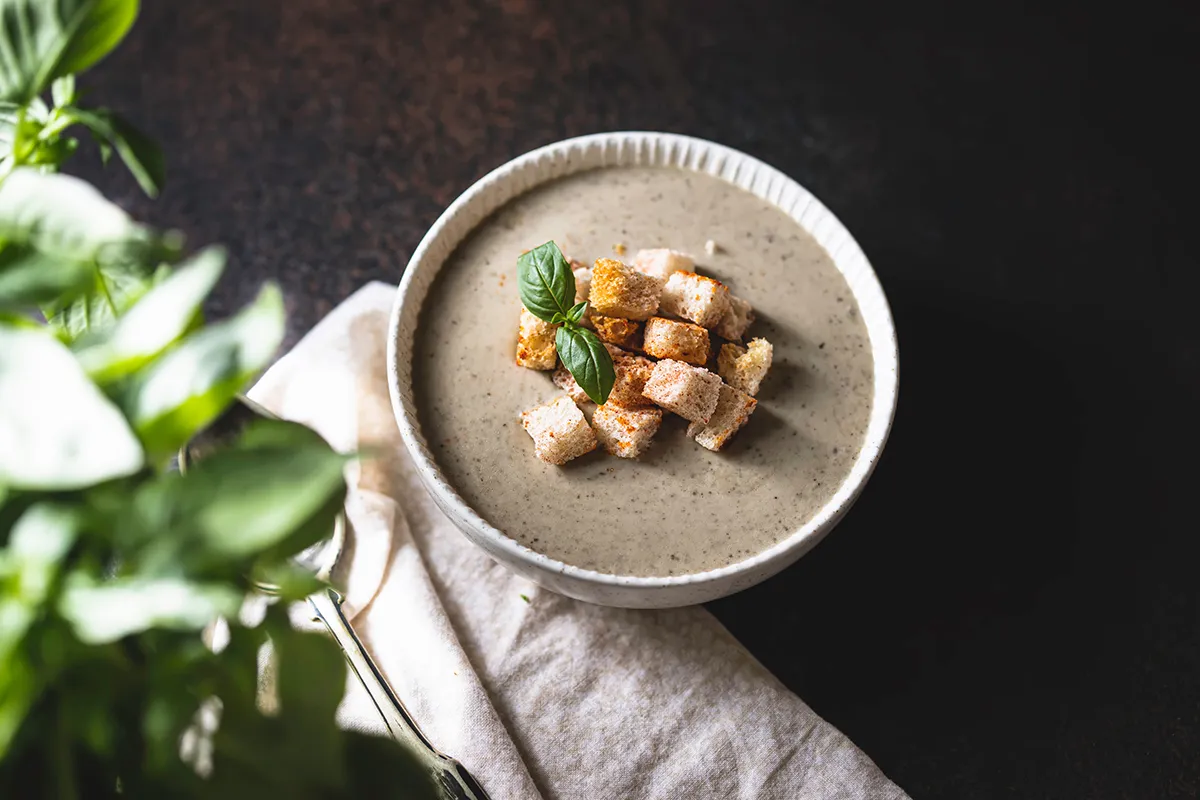 Bazsalikomos gombakrémleves (glutén- és laktózmentes) recept