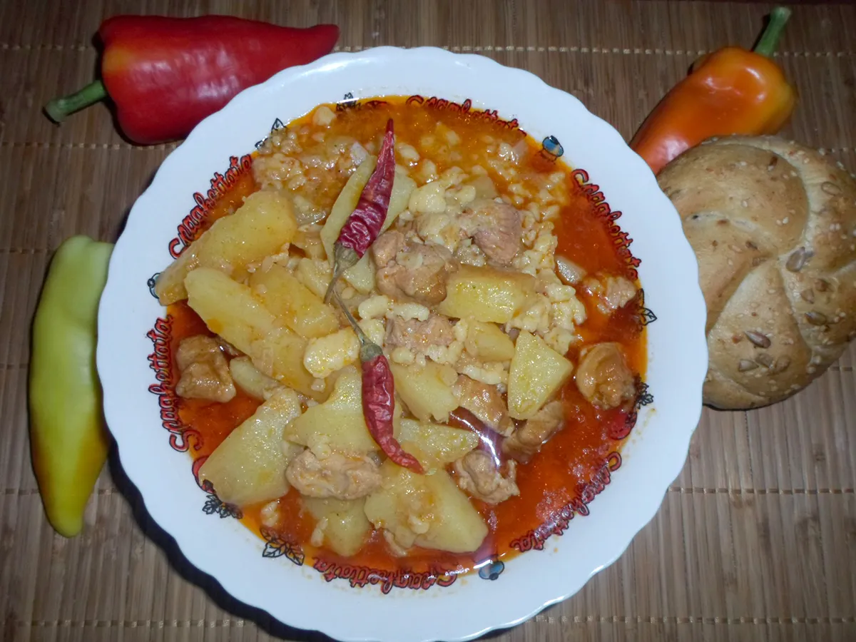 Magyaros galuskás gulyás recept