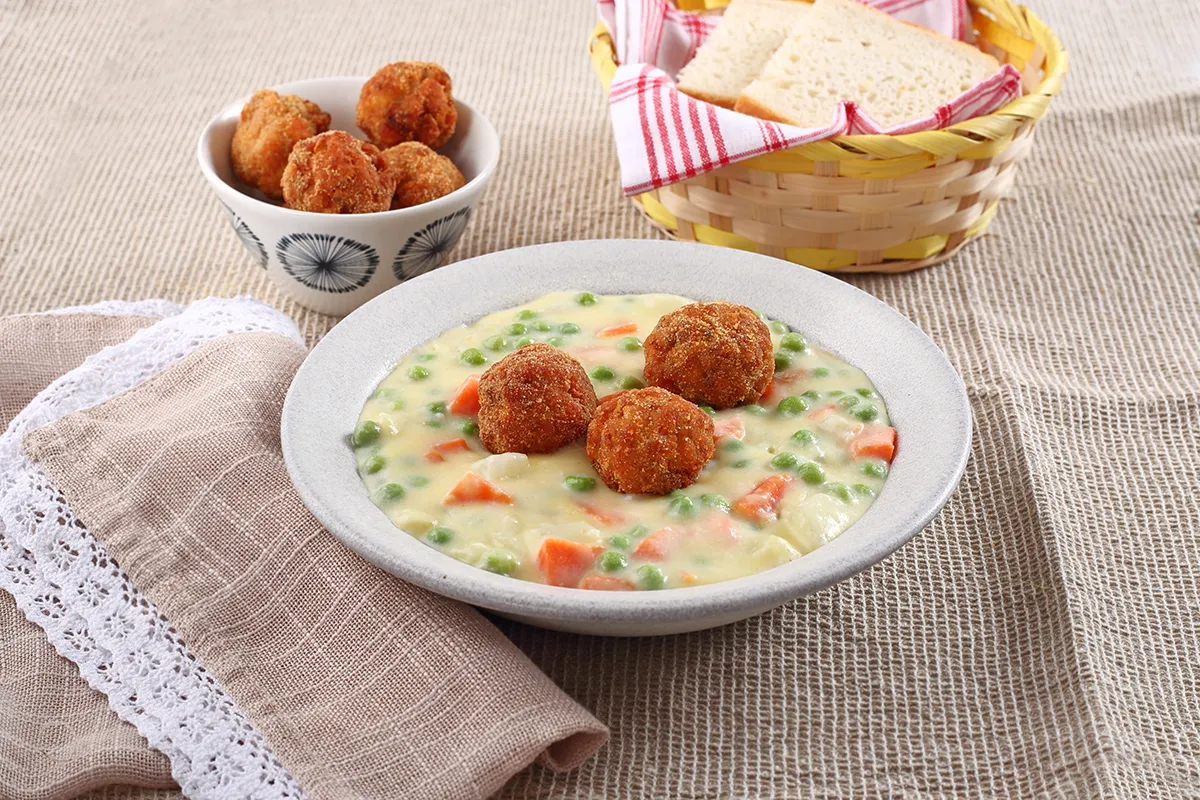 Finomfőzelék fasírtgolyókkal recept