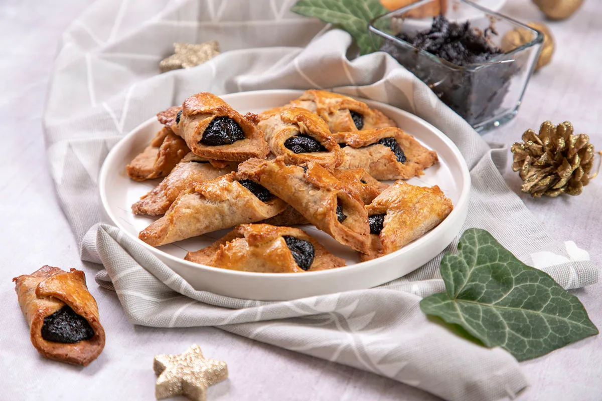 Szilvalekvárral töltött tepertős papucs recept