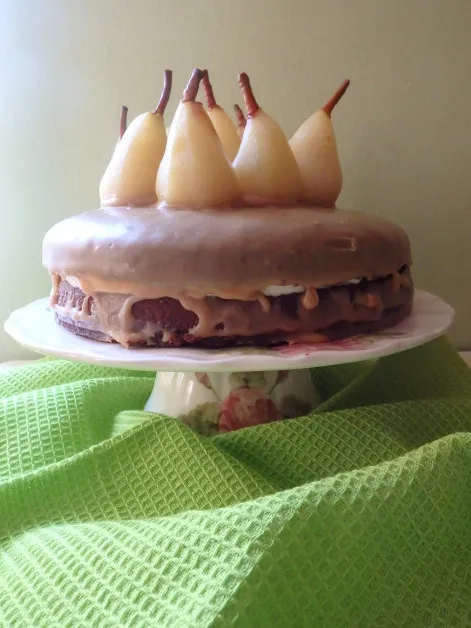 Körtés csokoládétorta, karamellöntettel recept