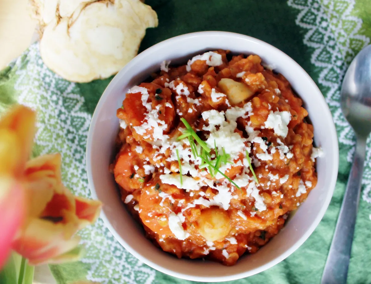 Vöröslencse-főzelék fetával recept